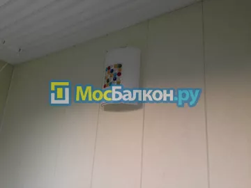 Отделка балкона и лоджии пластиковыми ПВХ панелями в Москве от компании МосБалкон