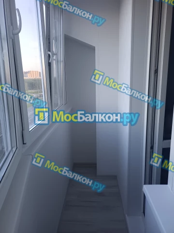 Отделка балкона и лоджии пластиковыми ПВХ панелями в Москве от компании МосБалкон
