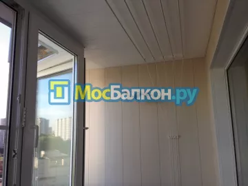 Отделка балкона и лоджии пластиковыми ПВХ панелями в Москве от компании МосБалкон