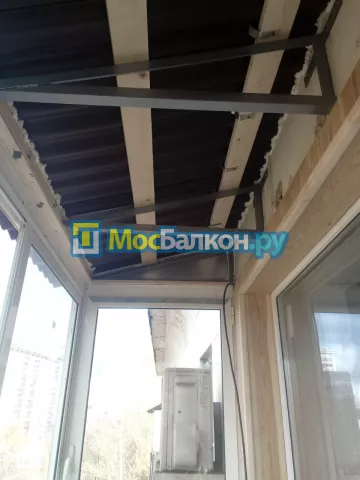 Крыша на балконе в Москве монтаж и ремонт по выгодной цене от МосБалкон
