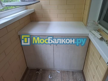 Шкаф на балкон купить в Москве на заказ недорого от МосБалкон
