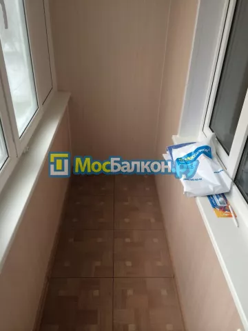 Отделка балкона и лоджии пластиковыми ПВХ панелями в Москве от компании МосБалкон