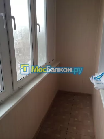 Отделка балкона и лоджии пластиковыми ПВХ панелями в Москве от компании МосБалкон