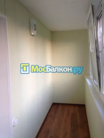 Отделка балкона и лоджии пластиковыми ПВХ панелями в Москве от компании МосБалкон