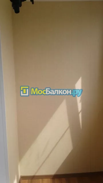 Отделка балкона и лоджии пластиковыми ПВХ панелями в Москве от компании МосБалкон