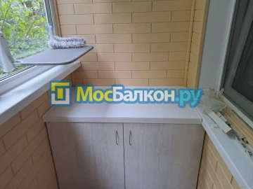 Шкаф на балкон купить в Москве на заказ недорого от МосБалкон